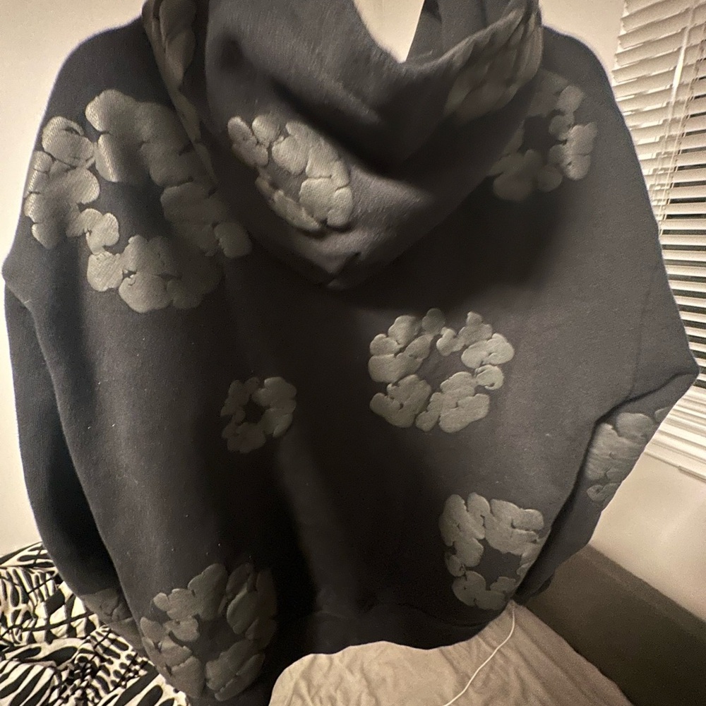 Men's Black and Gray Patterned Sweater